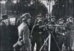 grandmuftiatdemonstrationofnazisniper.jpg