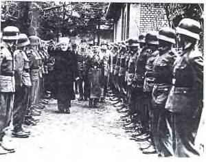 grandmuftiinspectingnazimuslimsstroops.jpg